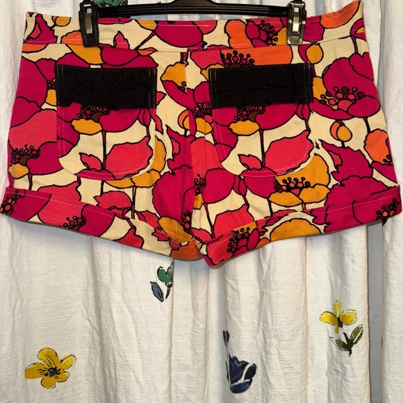 Judith March Woman’s Floral Shorts - Picture 3 of 5